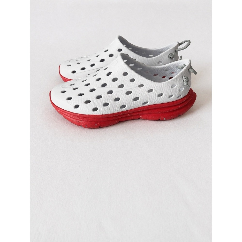 Kane Revive Recovery Shoes White Red Speckled Slip On Ventilated Clogs
